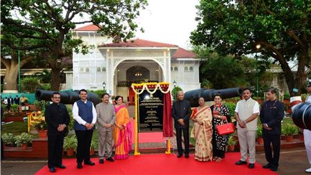 President of India Ram Nath Kovind unveiled a plaque in front of the r...